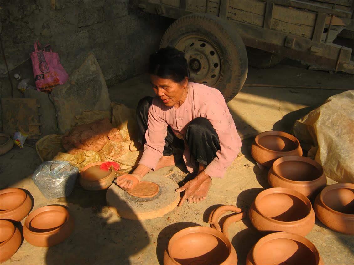 Làng nghề gốm truyền thống sản xuất niêu đất